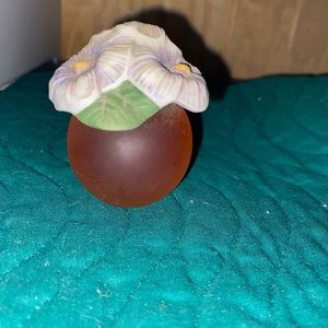 Decorative perfume with Floral Top